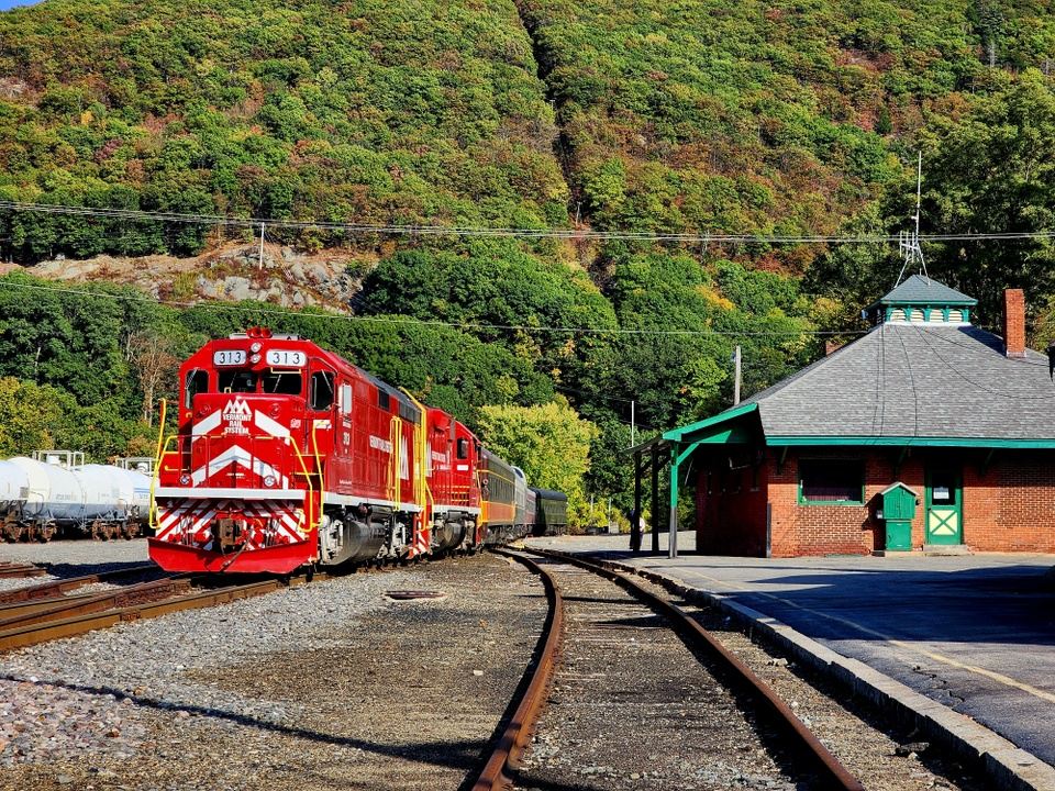 Photograph of American Autumn Explorer VI Public Oct 5